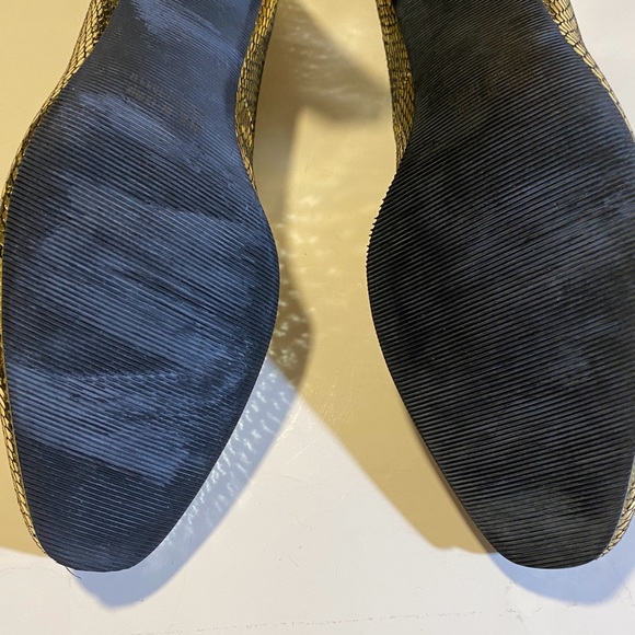 Ros Hommerson SZ 9 1/2 W embossed snake black/gold block heel, pump almond toe - Picture 6 of 10